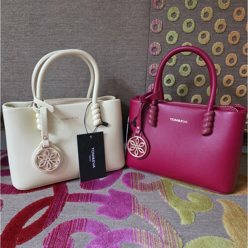 Sac Effet Cuir Lisse Jaune Pâle ou Rouge TOM & EVA