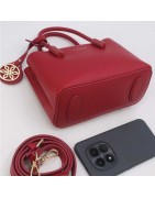 Sac Effet Cuir Lisse Jaune Pâle ou Rouge TOM & EVA