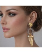 Boucles d'Oreilles  Pendantes Breloques Plume en Acier Doré MILË MILA