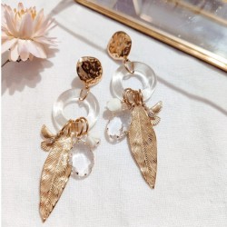 Boucles d'Oreilles  Pendantes Breloques Plume en Acier Doré MILË MILA