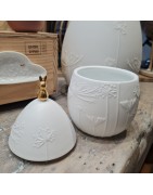 Boîte en Forme d'Oeuf en Porcelaine Blanche et Petit Lapin Doré RÄDER DESIGN