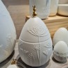 Boîte en Forme d'Oeuf en Porcelaine Blanche et Petit Lapin Doré RÄDER DESIGN