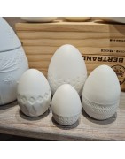 Ensemble de Quatre Oeufs de Pâques en Porcelaine Blanche Décorée RÄDER DESIGN