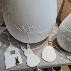 Ensemble de Trois Figurines de Pâques à Suspendre ou Déco de Table en Porcelaine Blanche RÄDER DESIGN