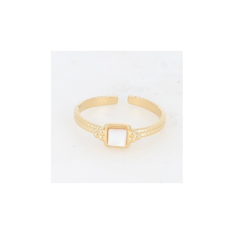 Bague Fine en Acier Doré et Petite Nacre Carrée Réglable BOHM