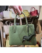 Sac Trapèze Effet Tissus Noir ou Vert avec Pendentif Teckel TOM & EVA