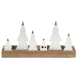 Décoration de Noël sapins et maison en porcelaine blanche sur un socle en bois. Un magnifique photophore.