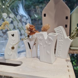 Ensemble de Quatre Mini Vases de forme Originale Les Petits Bonheurs Raeder Design en Porcelaine Blanche