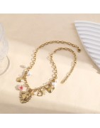 Collier chaîne dorée à pampilles cœurs ex-voto, perles irrégulières et breloques fleuries émaillées