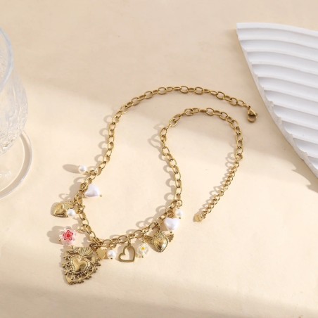 Collier chaîne dorée à pampilles cœurs ex-voto, perles irrégulières et breloques fleuries émaillées