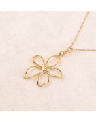 Collier avec Fleur Ajourée en Acier Dore  IKITA