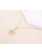Collier avec Fleur Ajourée en Acier Dore  IKITA