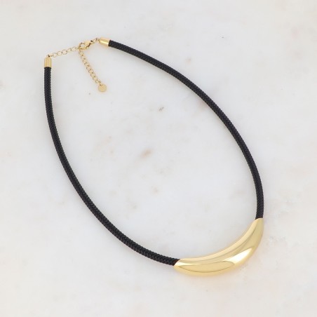 Collier sur Cordon Noir avec Pièce Courbe en Acier Doré  IKITA