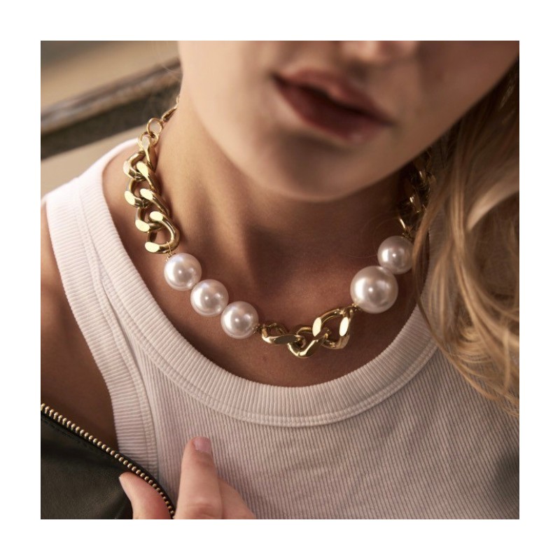 Collier Grosses Perles Blanches et Grosses Mailles en Acier Doré MILË MILA